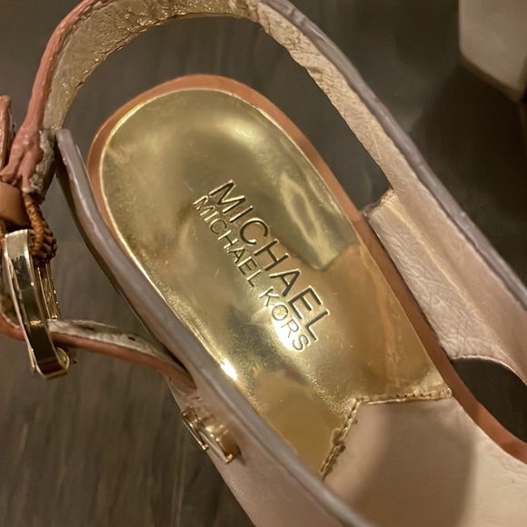 Micheal Kors Suede Tan Wedges - Picture 9 of 9